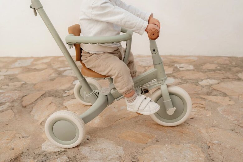 Little Dutch 4 in 1 Trycicle with Pushbar Green