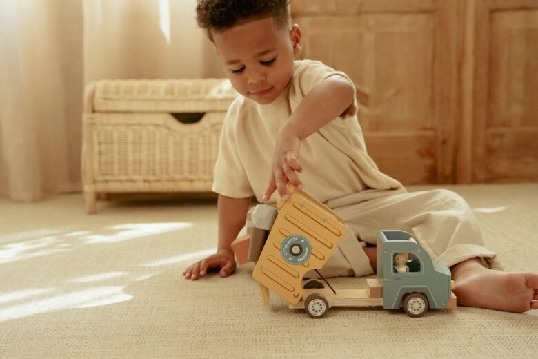 Little Dutch Dump Truck FSC 2535