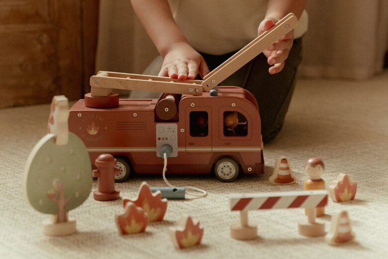 Little Dutch Fire Truck Set FSC 2536