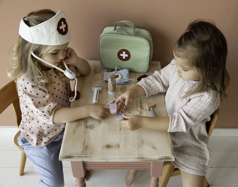 Little Dutch Doctor's bag playset 7060