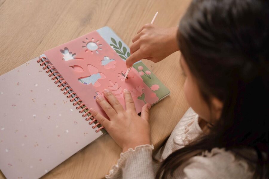 Little Dutch Scratch & sketchbook book Rosa & Friends 125537